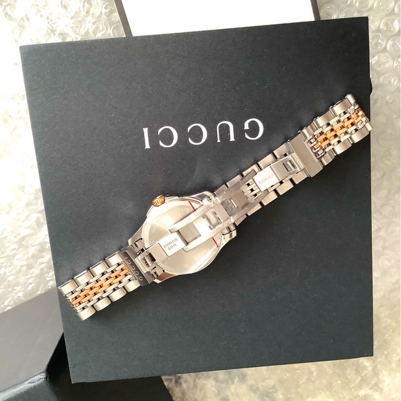 BEAUTIFUL ladies GUCCI watch w/ diamonds 💎💎 - Picture 11 of 14